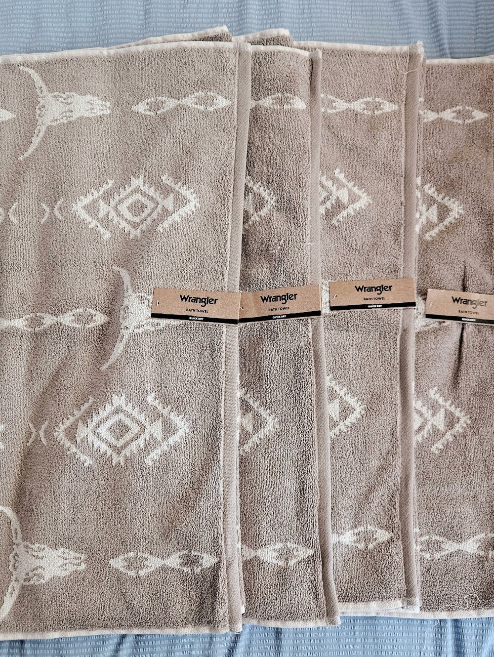 🤠 Wrangler Reversible Bath Towels – NWT – Western Ranch Aztec Longhorn (4-Pack)